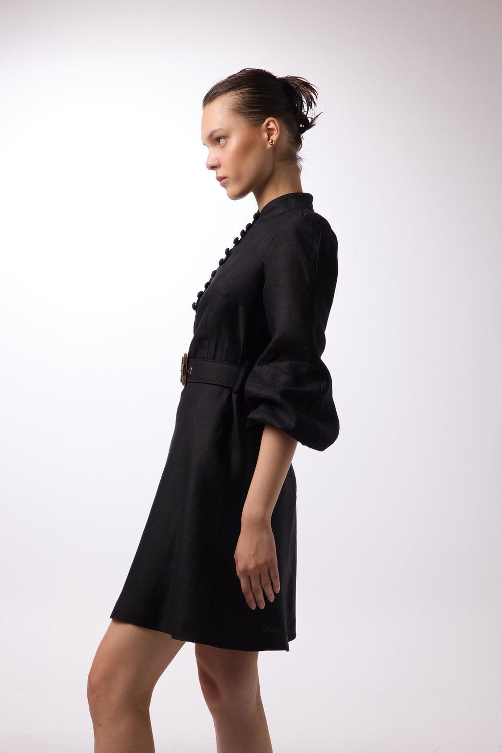Kleid mit Knöpfen LIN-002