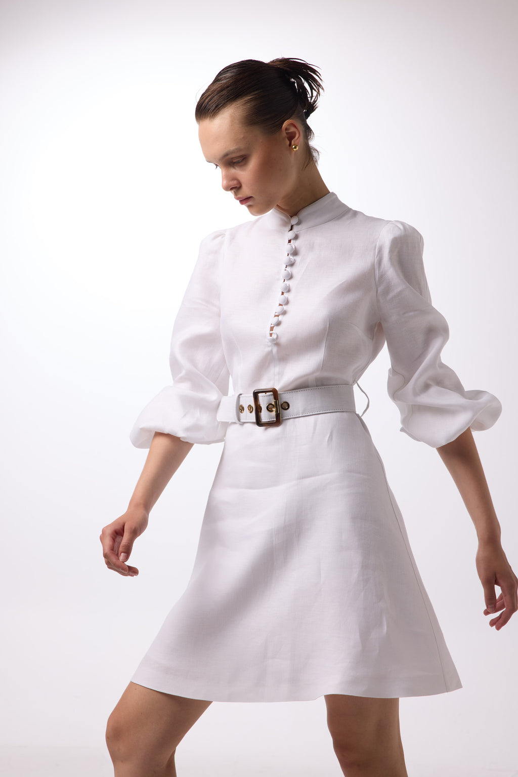 Kleid mit Knöpfen LIN-002